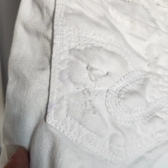 Vintage White Lace Print Distressed Aiko Low Rise Denim Shorts - Size 28 - Picture 3 of 9